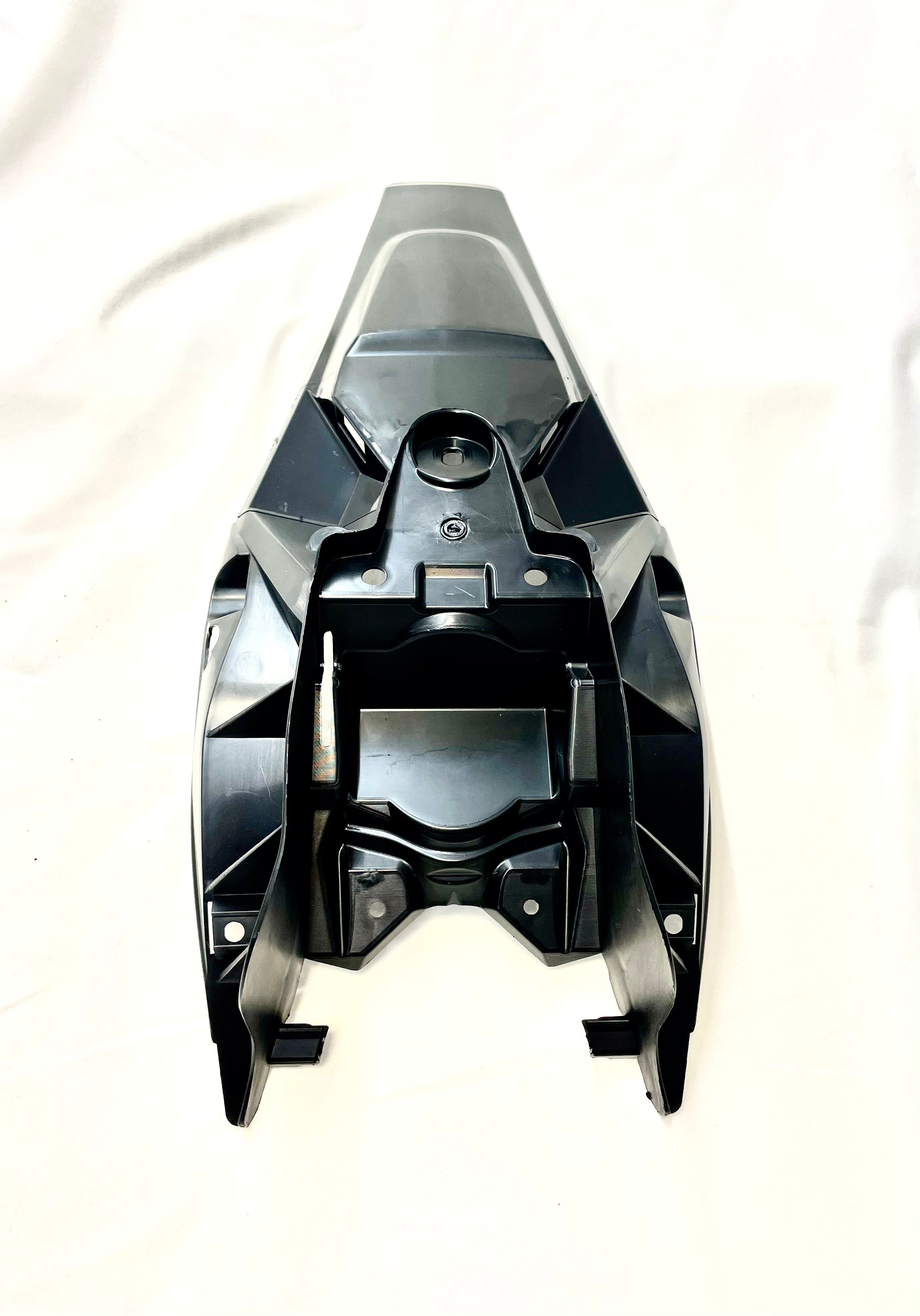 B1 rear/tail body plastics