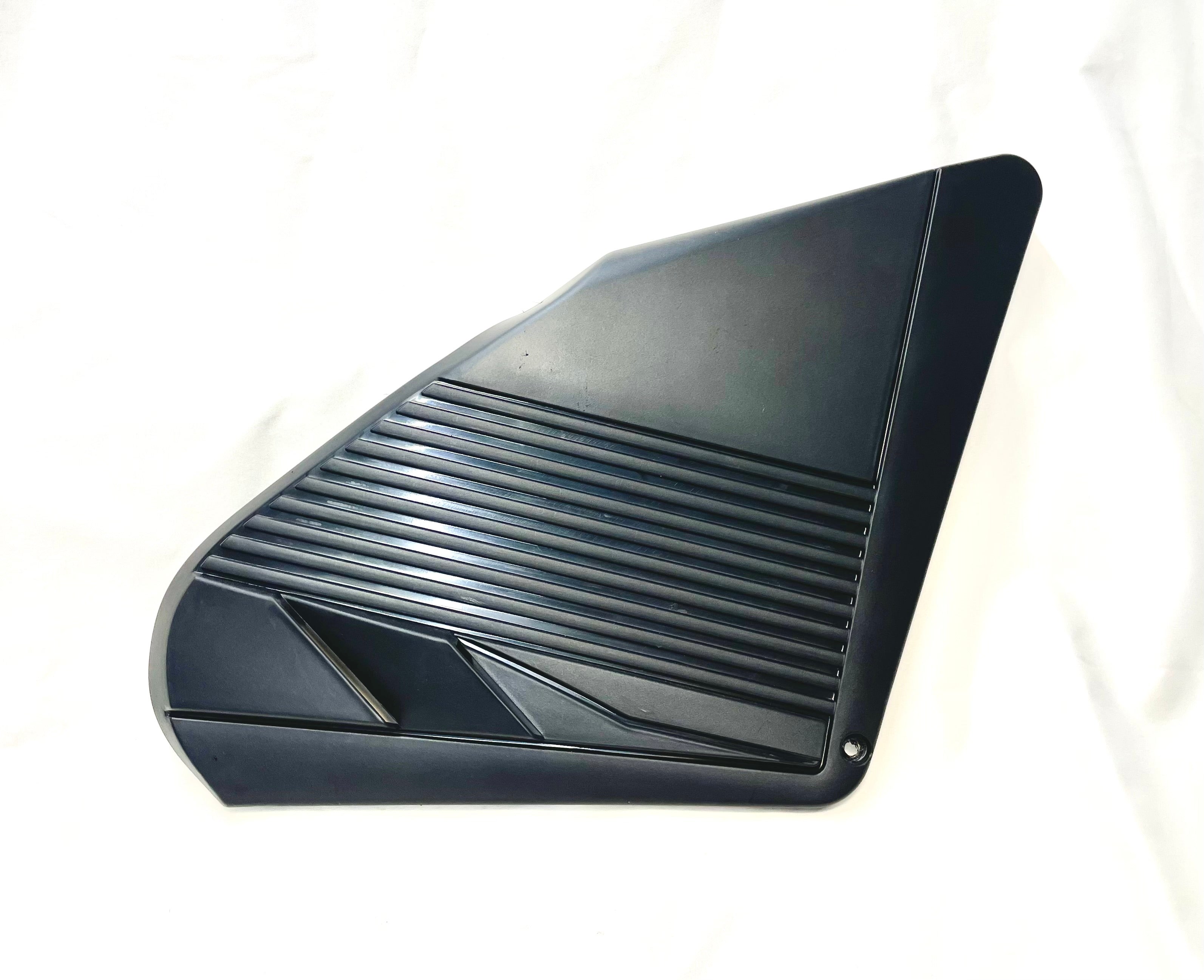 B1 battery/motor panel cover right side body plastics