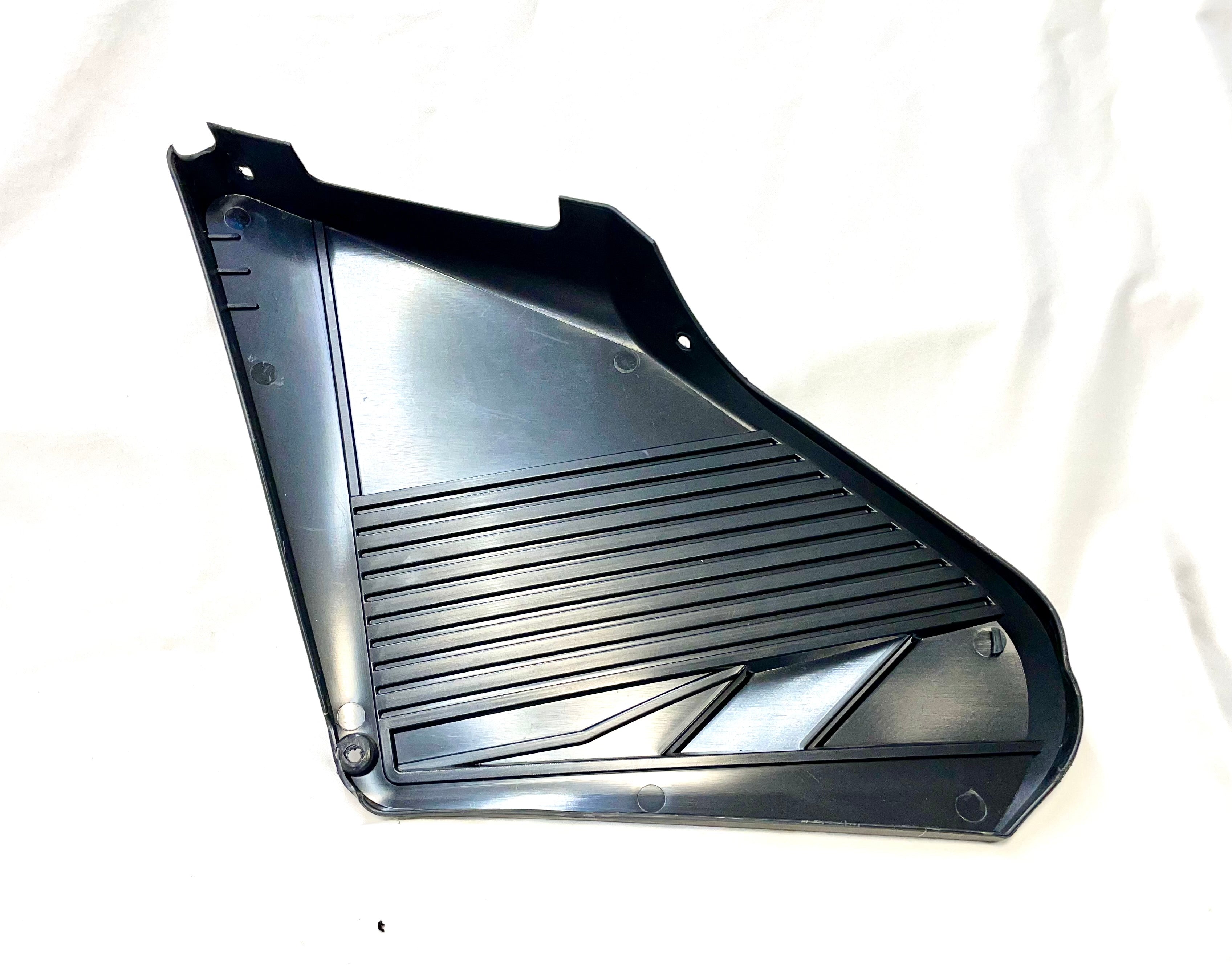 B1 battery/motor panel cover right side body plastics