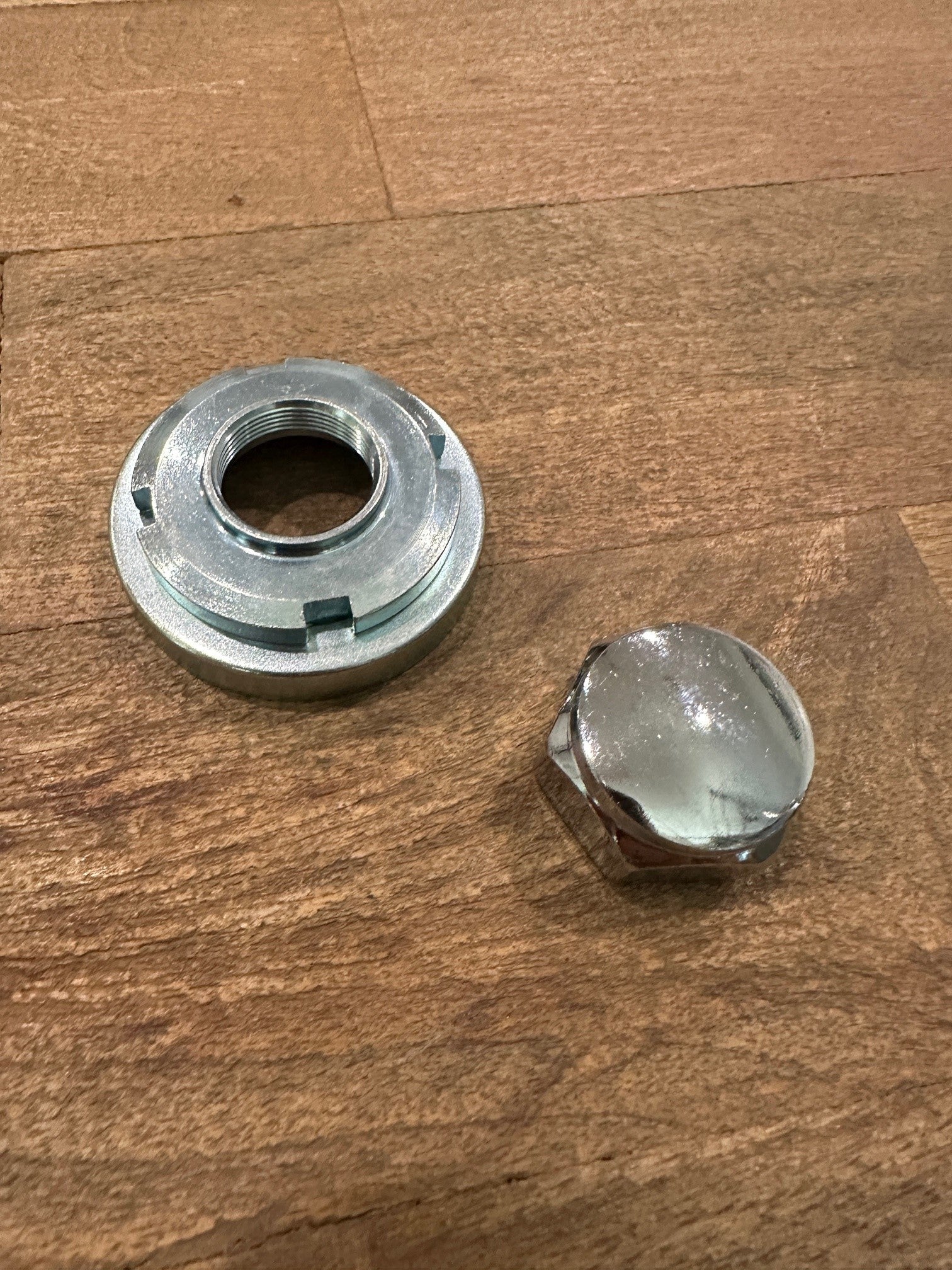 B2 Stem adjusting nut and top nut