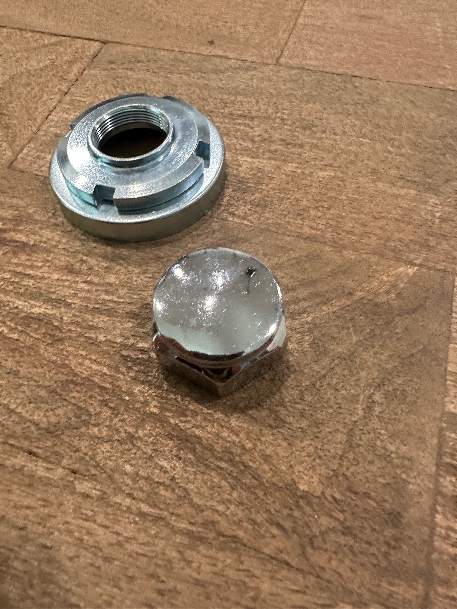 B2 Stem adjusting nut and top nut